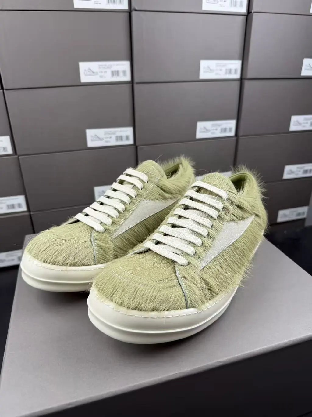 Horsehair Low-Top Casual Shoe photo 4
