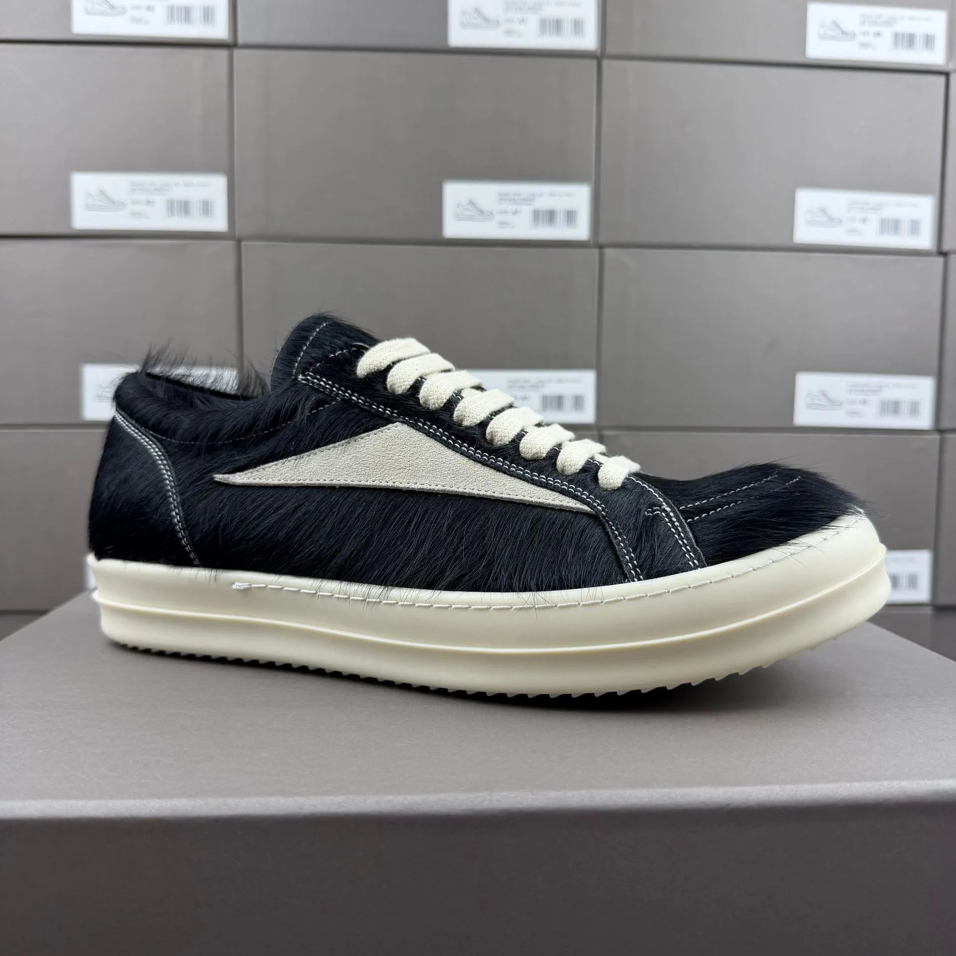 Horsehair Low-Top Casual Shoe photo 2