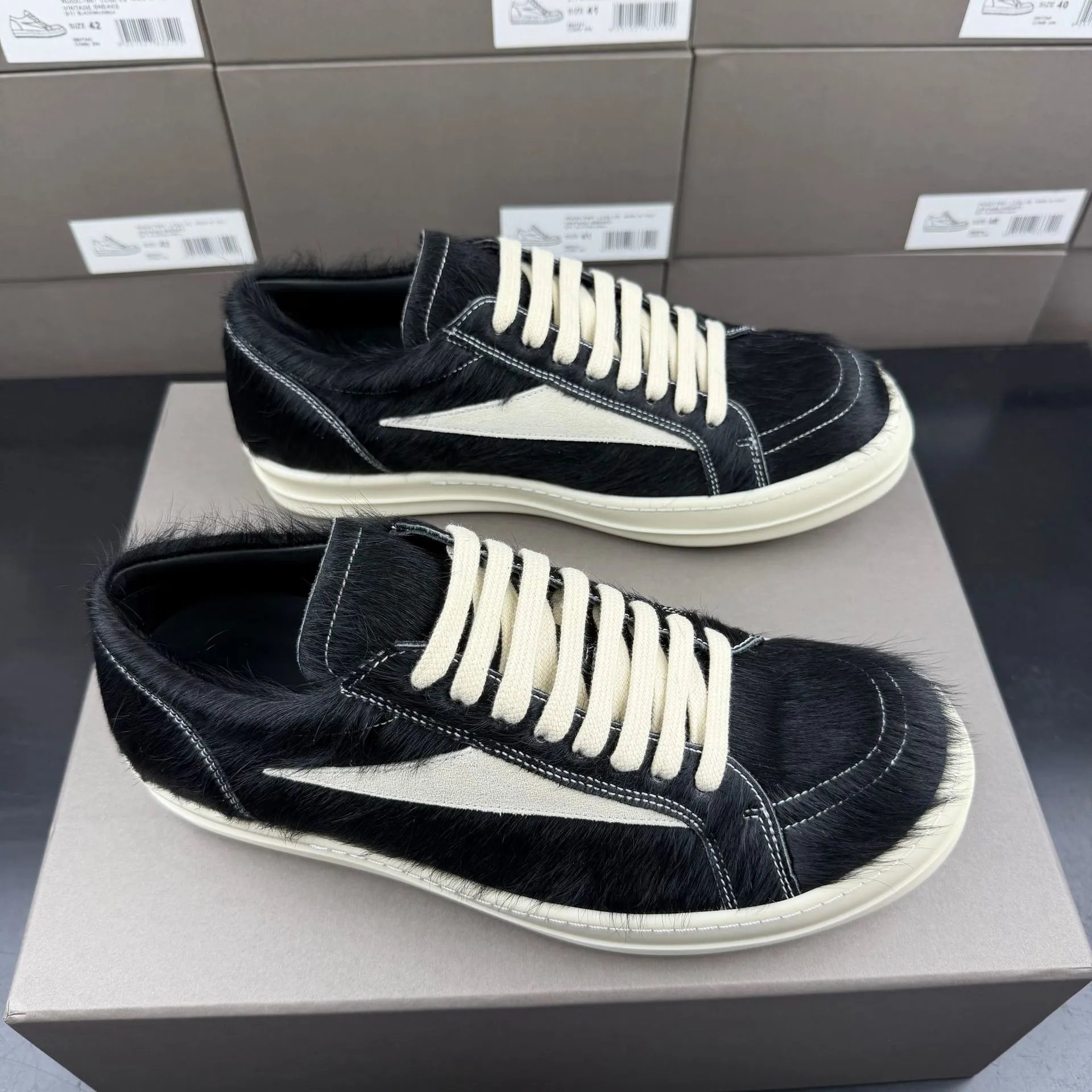 Horsehair Low-Top Casual Shoe photo 8