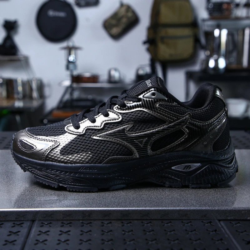 Racer S Retro Outdoor Running Shoe photo 2