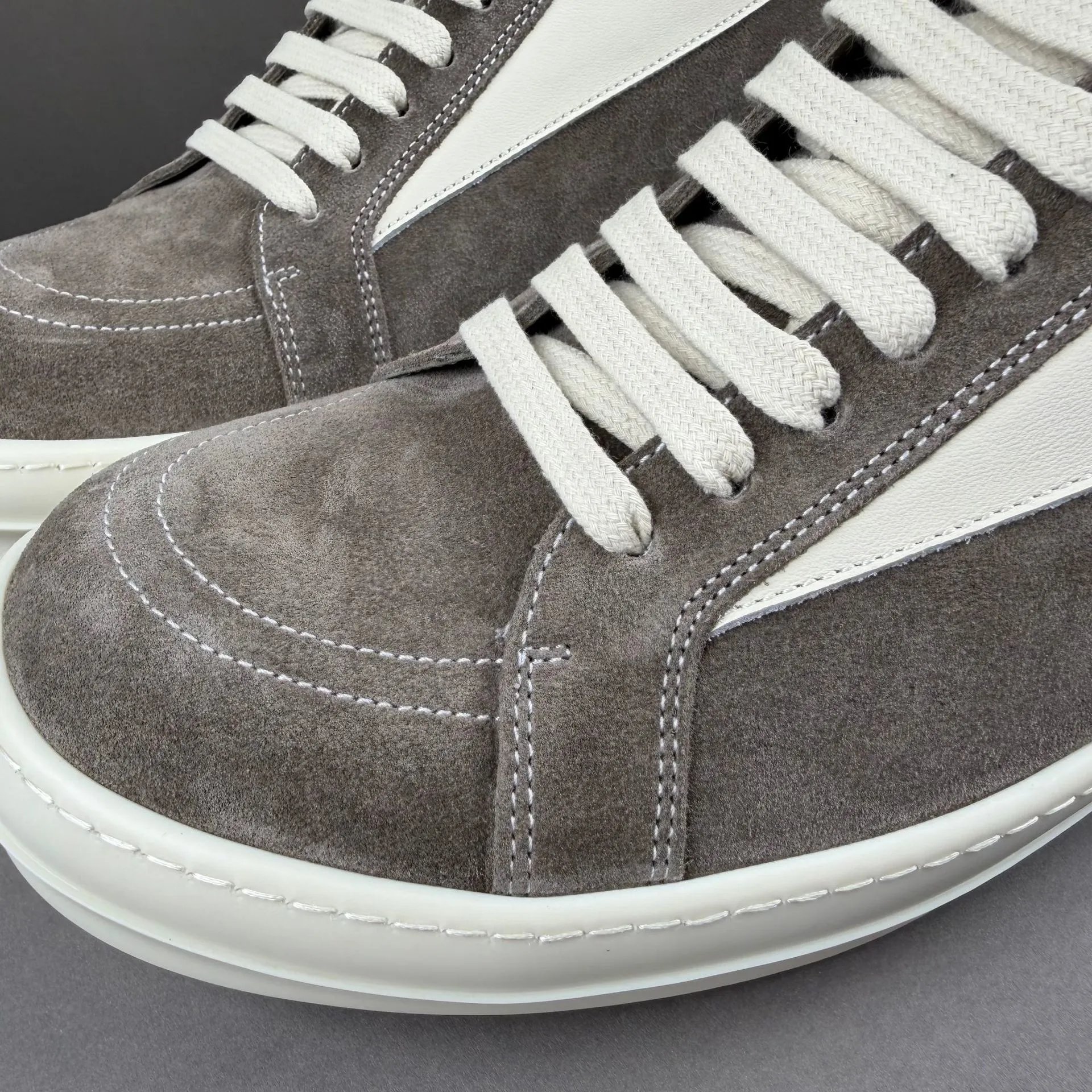 Off-White Diagonal Arrow Low-Top Olive Green Sneakers - 23