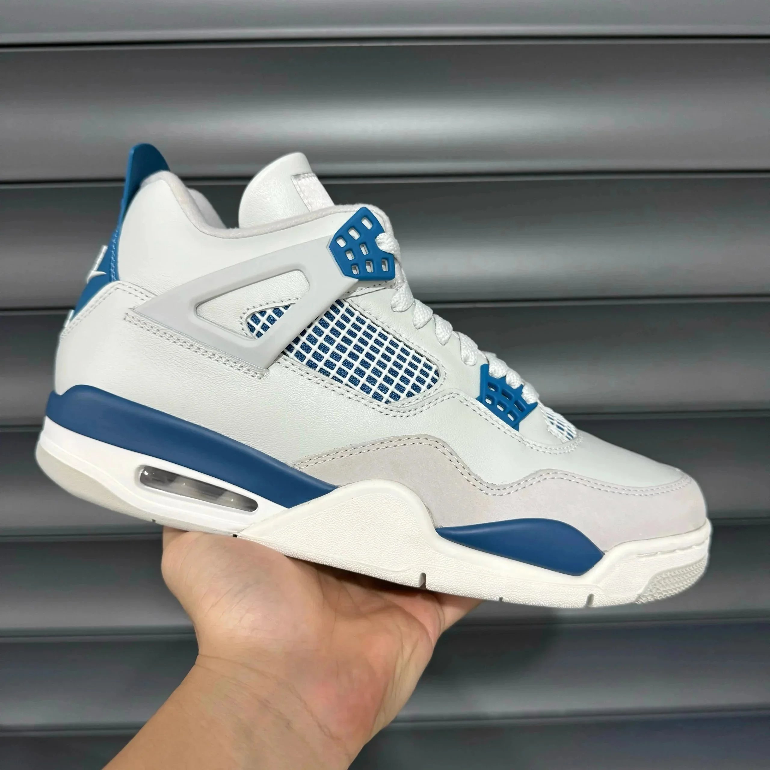 Air Jordan 4 Retro OG photo 7