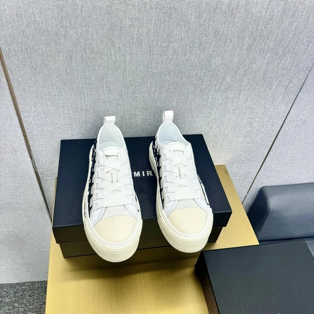 Stars Canvas Low Top Thick Sole Casual Shoe photo 6