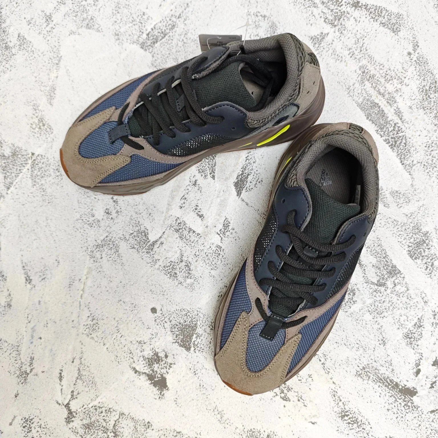Adidas Yeezy Boost 700 Dark photo 5