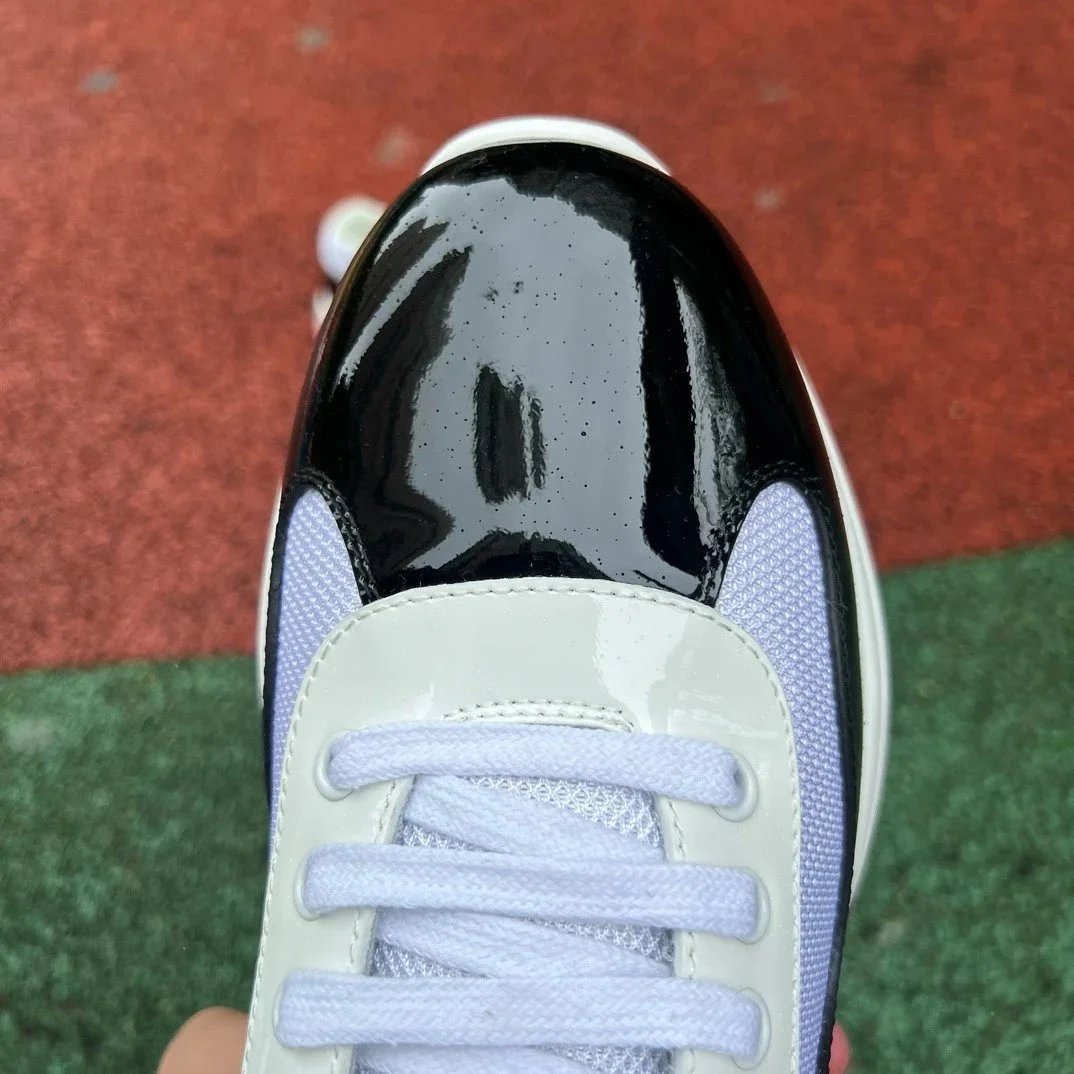 Black White Sport Shoe photo 7