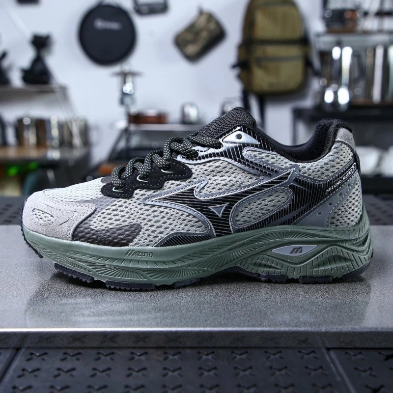Racer S Retro Outdoor Running Shoe photo 7