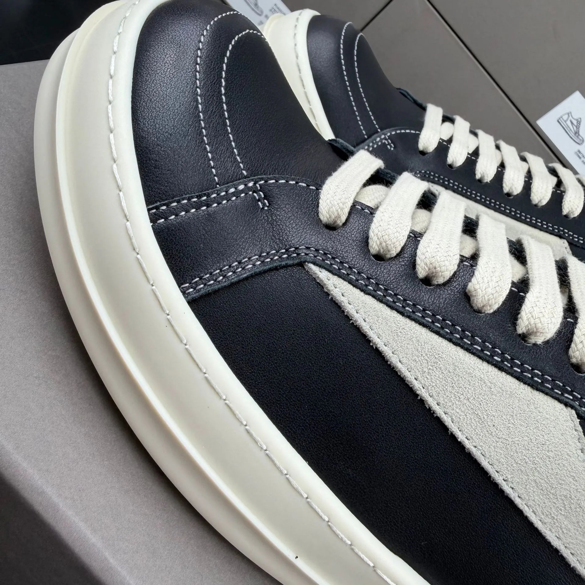 Off-White Diagonal Arrow Low-Top Olive Green Sneakers - 6