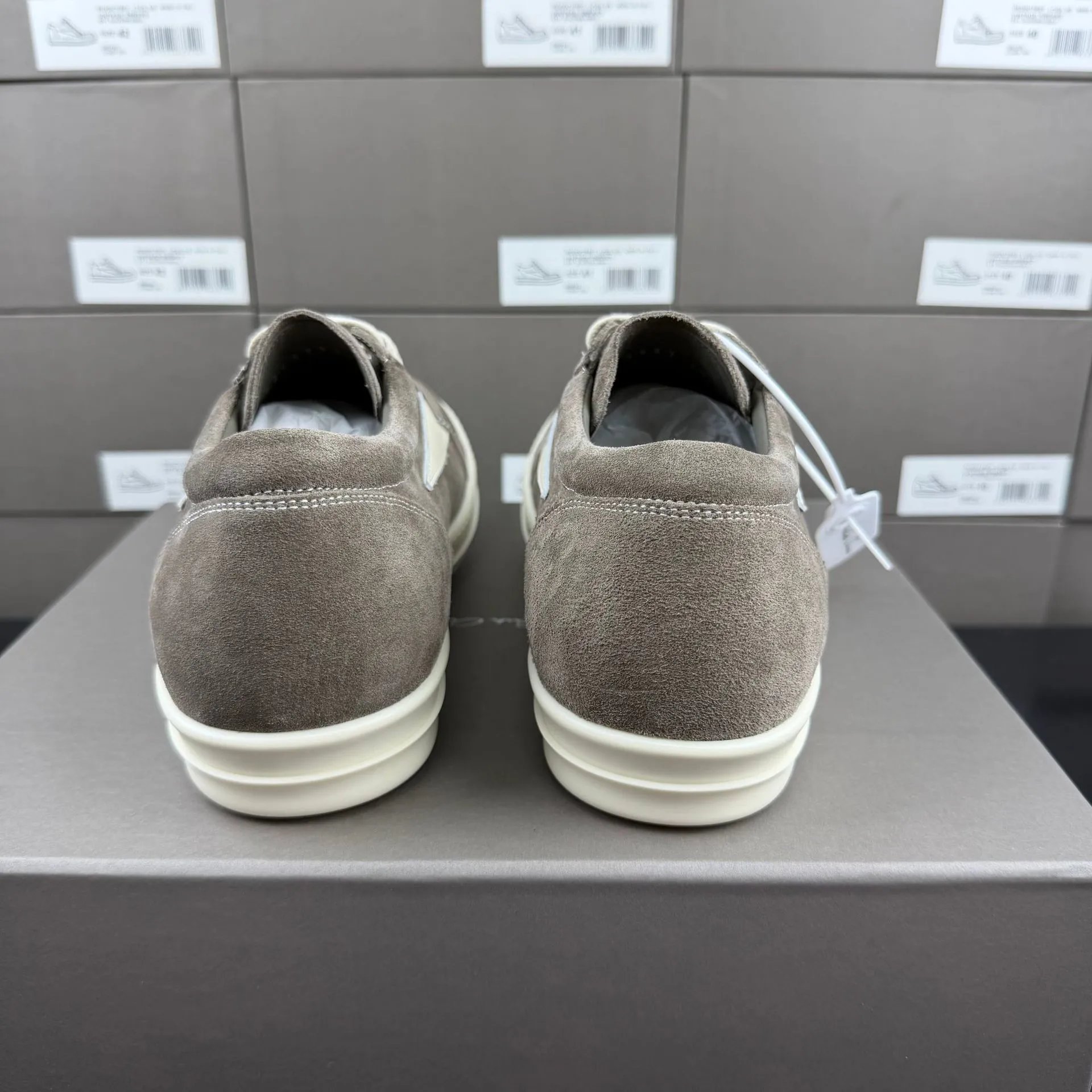 Off-White Diagonal Arrow Low-Top Olive Green Sneakers - 22