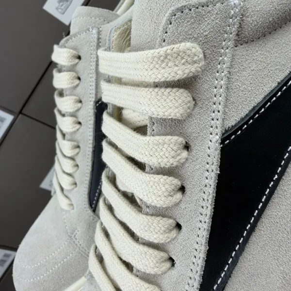 Off-White Diagonal Arrow Low-Top Olive Green Sneakers - 38