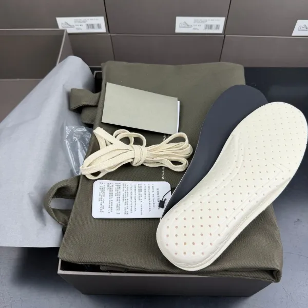 Off-White Diagonal Arrow Low-Top Olive Green Sneakers - 47