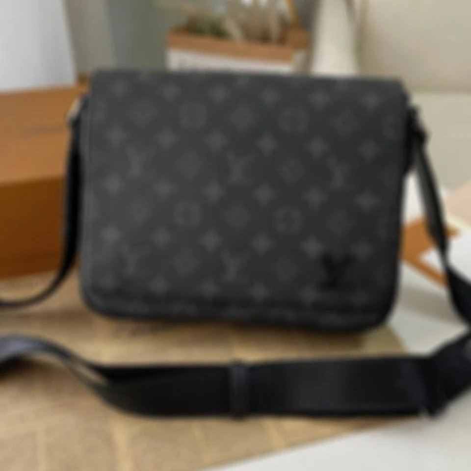 2024新款男包盒子包黑武士邮差包