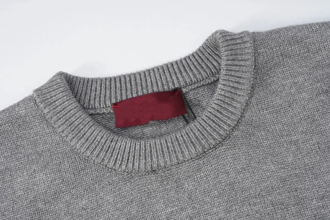 GU Chest Logo Knit Sweater photo 6
