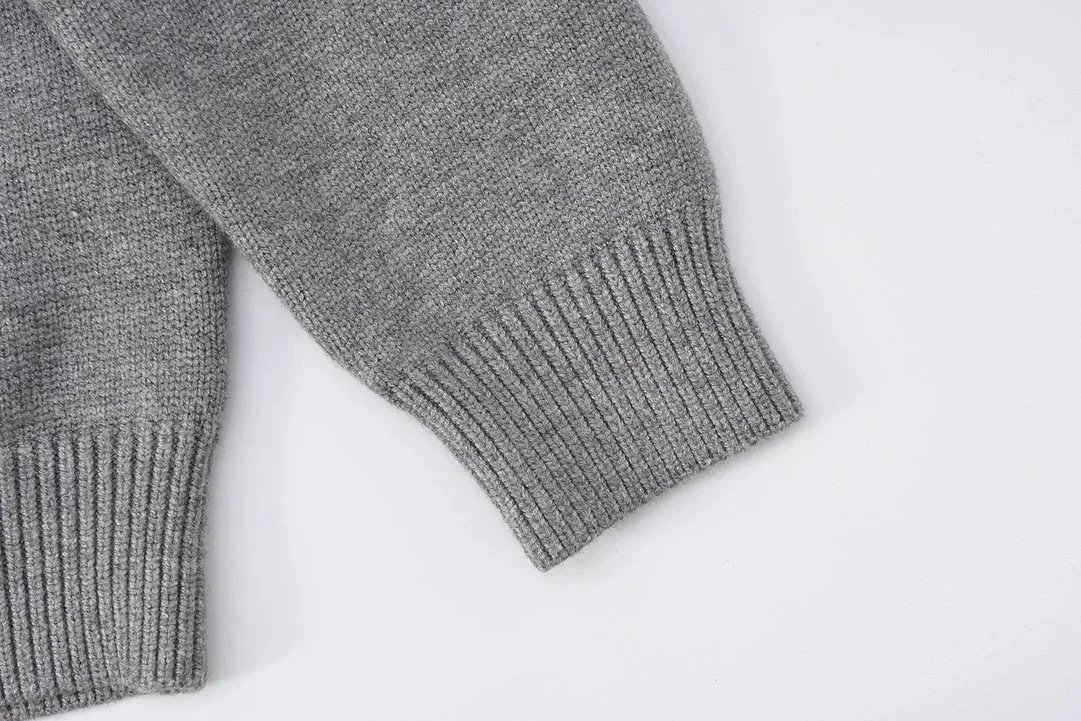GU Chest Logo Knit Sweater photo 7