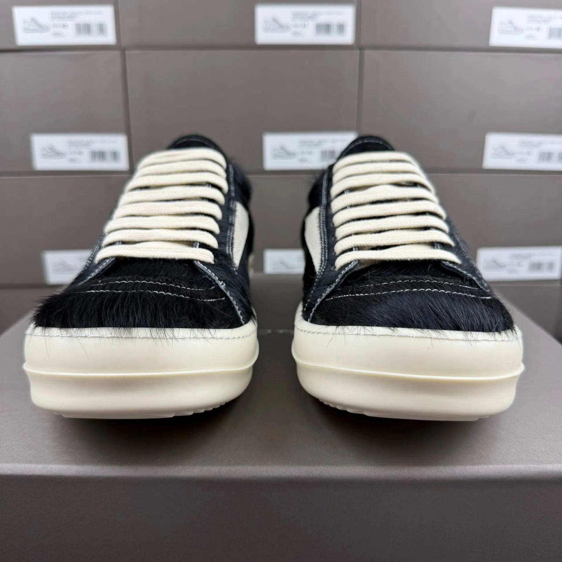 Horsehair Low-Top Casual Shoe photo 6
