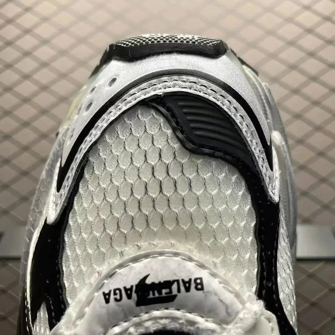 Balenciaga Runner Distressed Vintage Dad Shoe photo 3