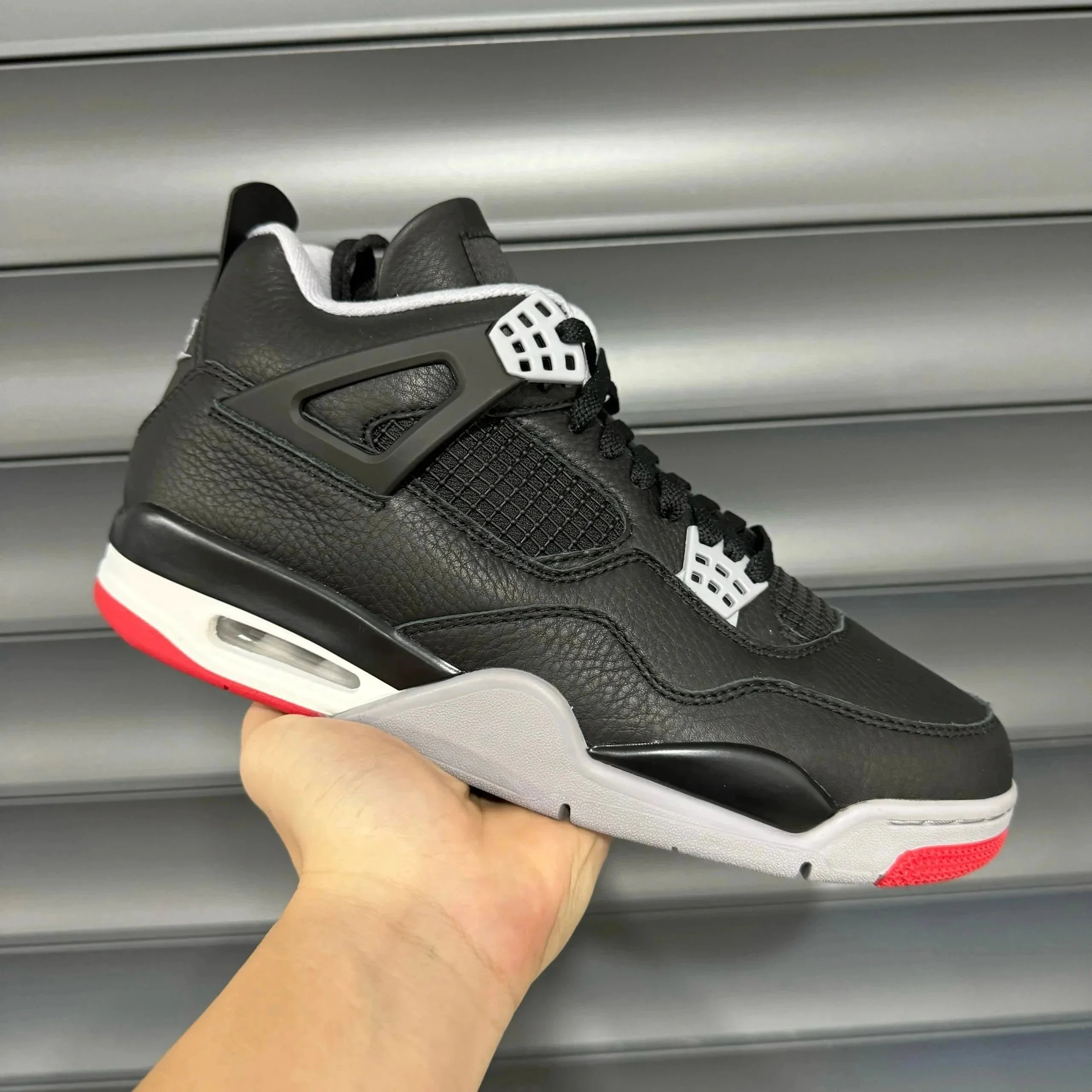 Air Jordan 4 Retro OG photo 4
