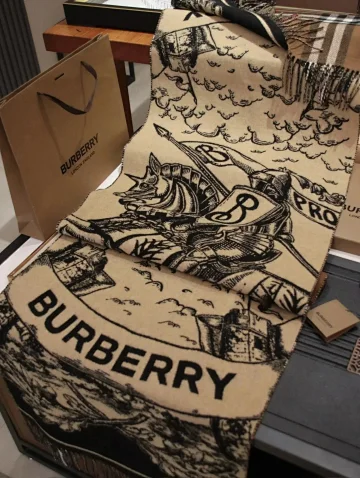 Louis Vuitton Louis Vuitton Scarf