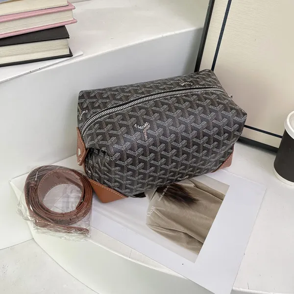 Goyard Saint-Louis Toiletry Bag Brown Monogram Canvas Travel Bags - 1