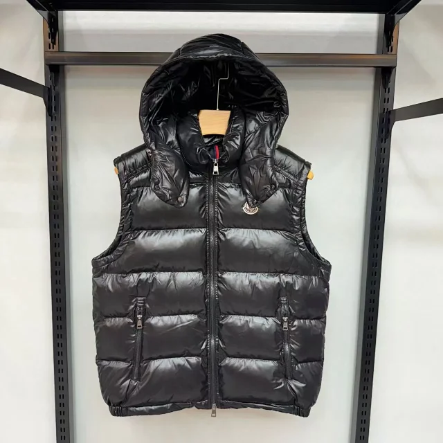 Moncler Vests Hooded Quilted Puffer Vest product detail image 1
