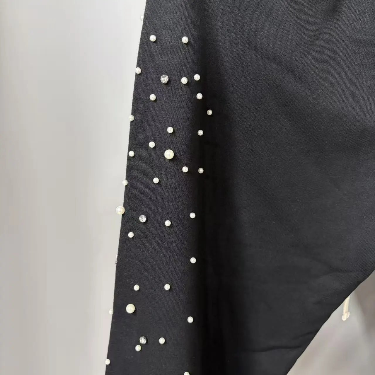 Design Crystal-Embellished Logo Sweatpants Black - 6