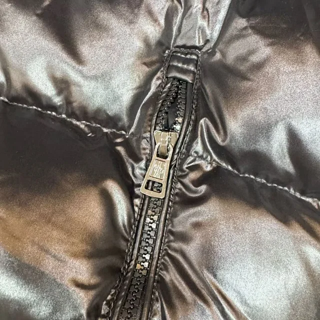 Moncler Vests Hooded Quilted Puffer Vest product detail image 5