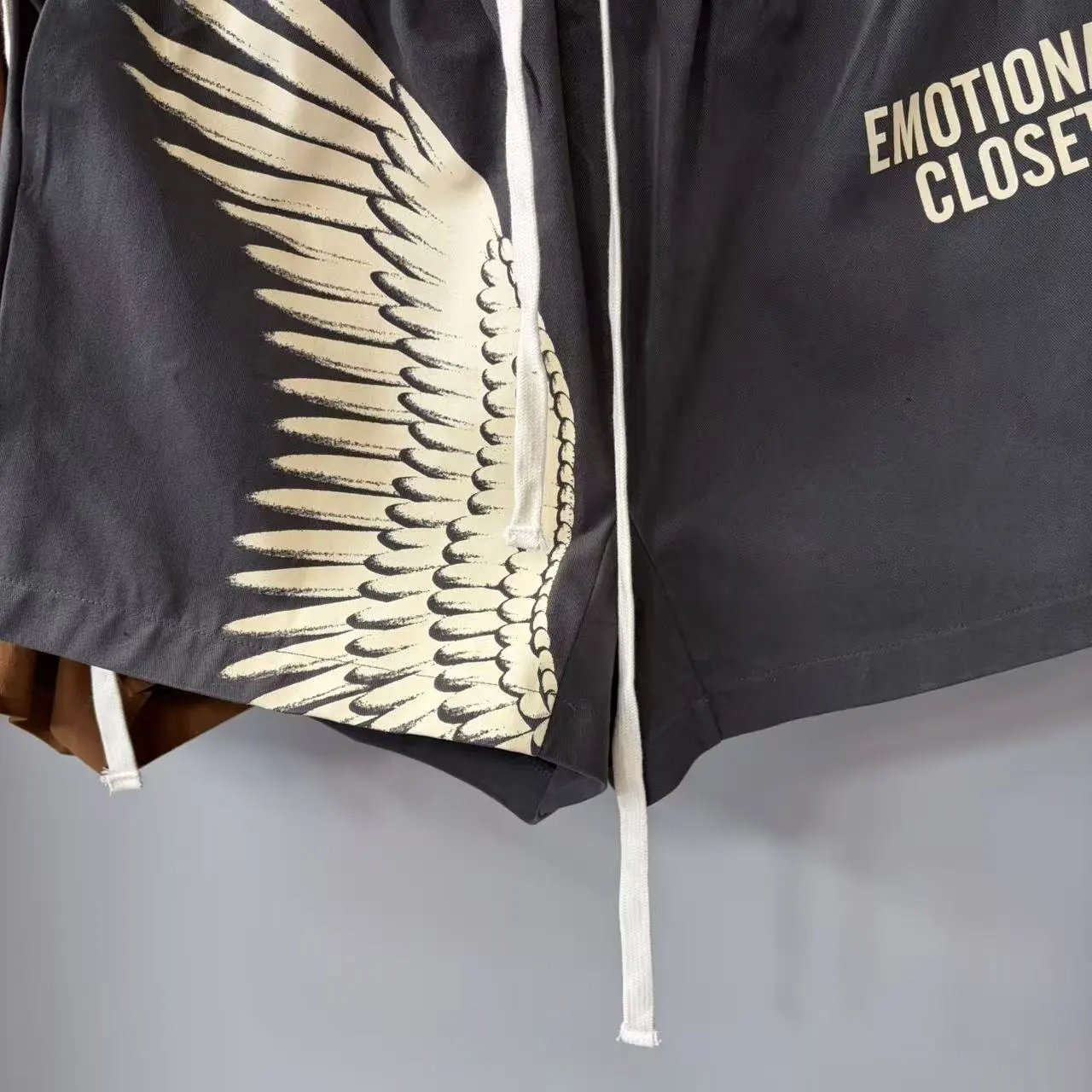 Design Emotional Closet Wing Print Drawstring Shorts Brown and Black Shorts - 4