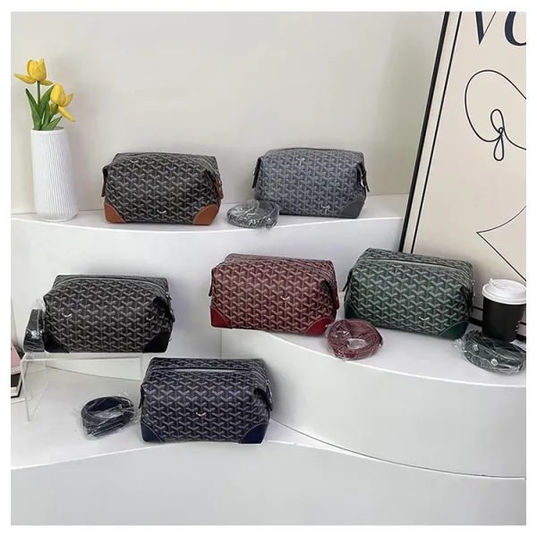 Goyard Saint-Louis Toiletry Bag Green Travel Bags - 19