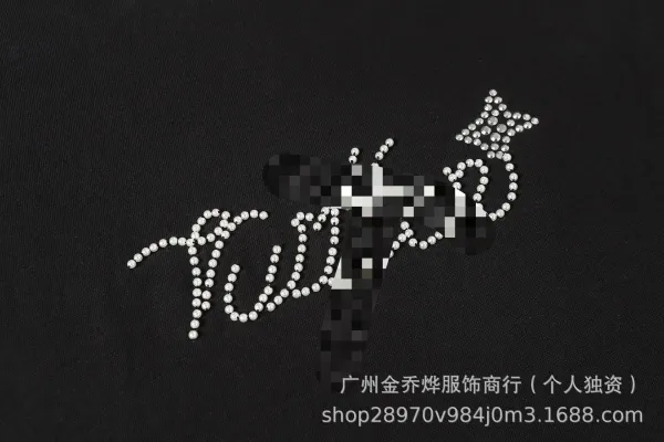 Design Script Logo Embellished Black T-Shirt - 20