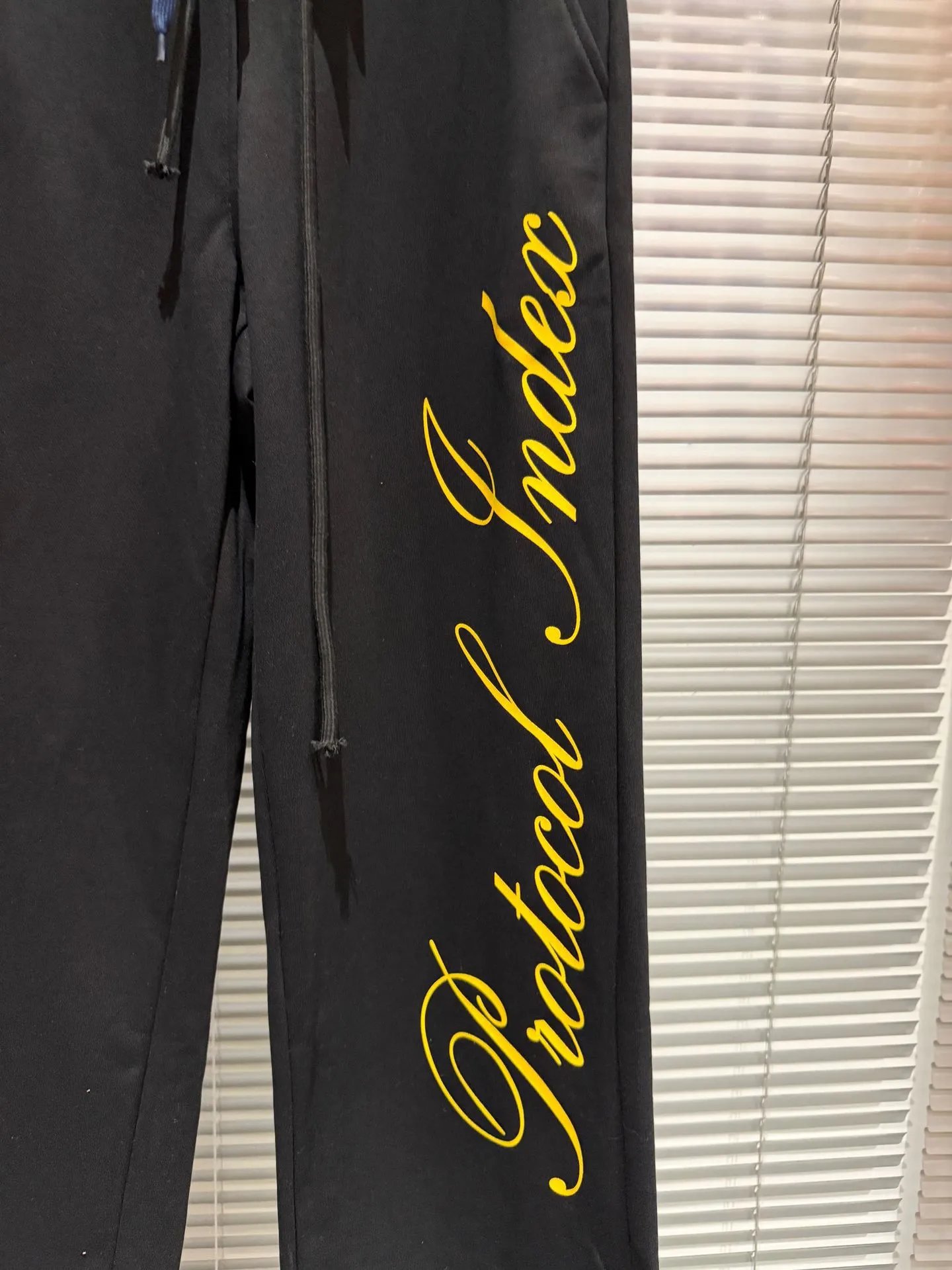 Design Protocol Index Sweatpants Black with Union Jack and Gold Script Sweatpants - 9