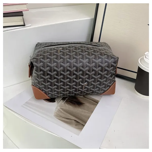 Goyard Saint-Louis Toiletry Bag Green Travel Bags - 14