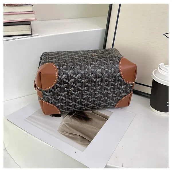 Goyard Saint-Louis Toiletry Bag Green Travel Bags - 15