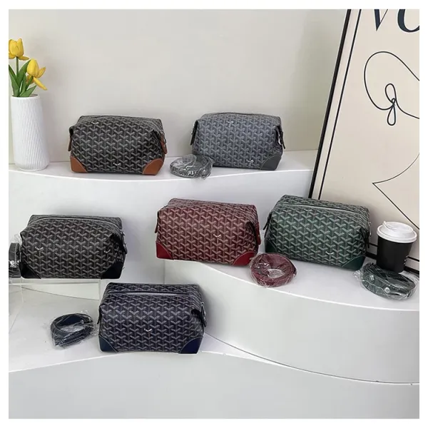 Goyard Saint-Louis Toiletry Bag Green Travel Bags - 18