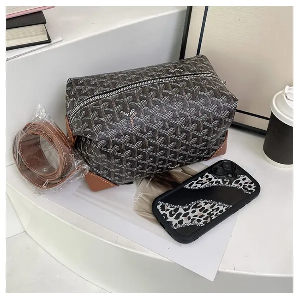 Goyard Saint-Louis Toiletry Bag Green Travel Bags - 12