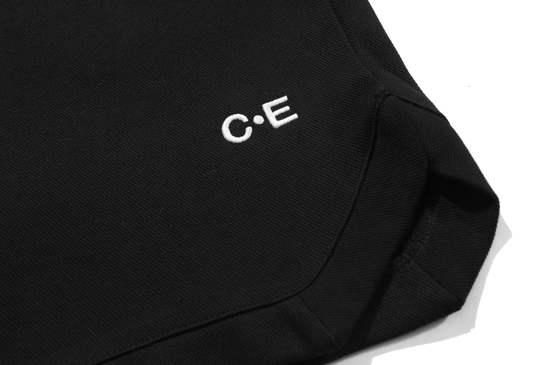 Design C.E. Camp Short White Shorts - 7