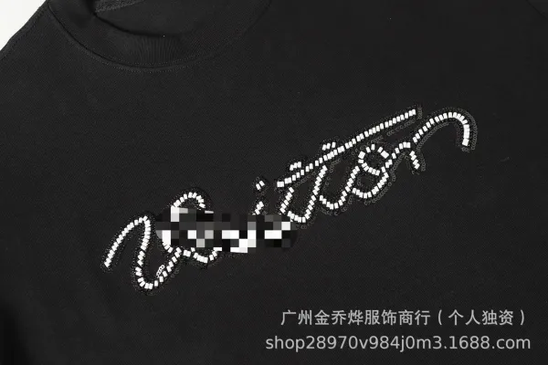 Design Script Logo Embellished Black T-Shirt - 8