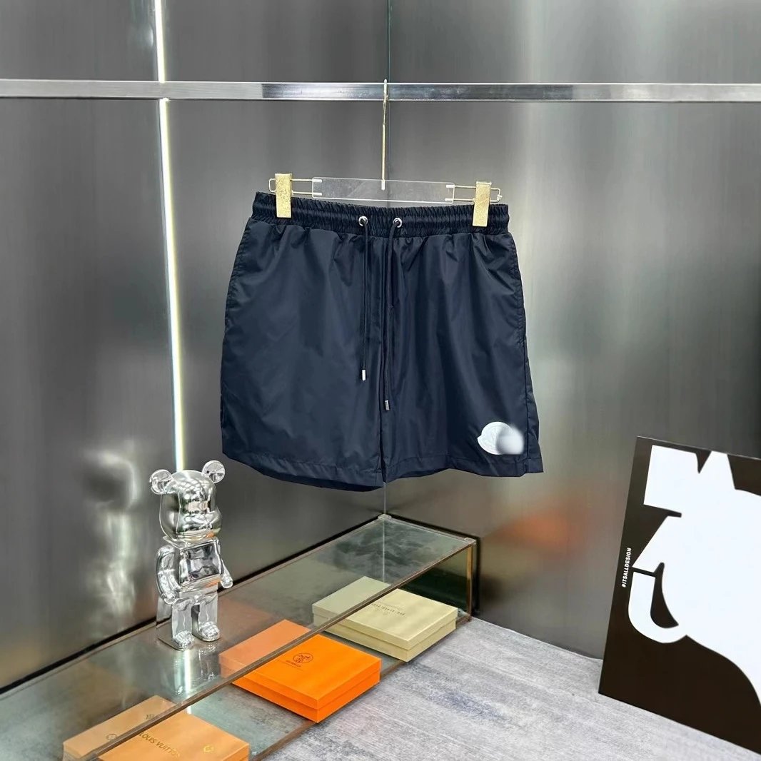 Unbranded Shorts Drawstring with side pockets and emblem appliqué image 2