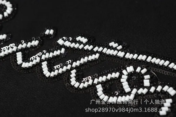 Design Script Logo Embellished Black T-Shirt - 9
