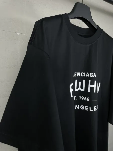 Design Ewhon Lenciaga Black Oversized Graphic T-Shirt T-Shirts - 10