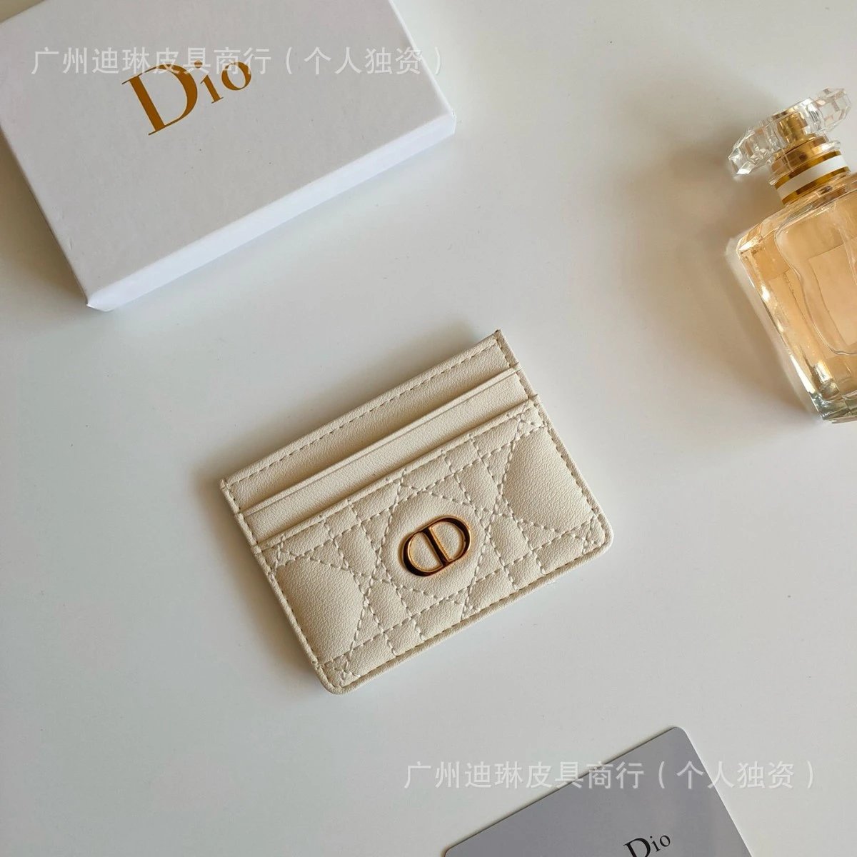 Unbranded Wallets & Card Holders Quilted 5-Slot Holder with Gold-Tone Oval Hardware image 4