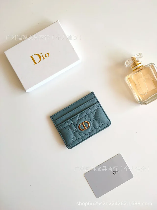 Unbranded Wallets & Card Holders Quilted 5-Slot Holder with Gold-Tone Oval Hardware product detail image 9
