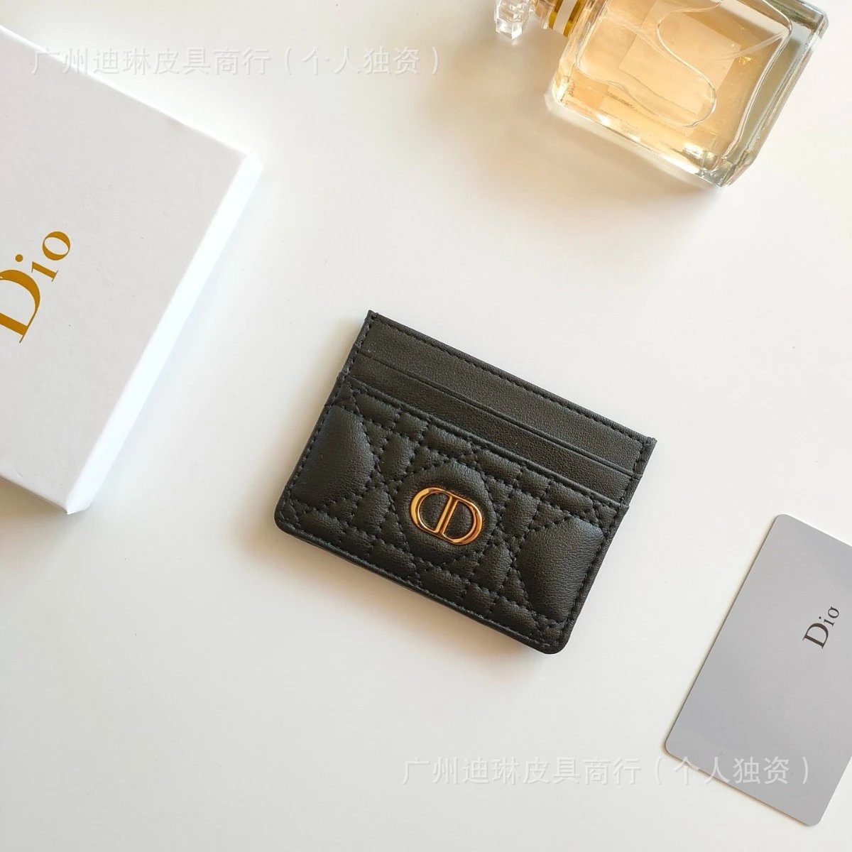 Unbranded Wallets & Card Holders Quilted 5-Slot Holder with Gold-Tone Oval Hardware image 2