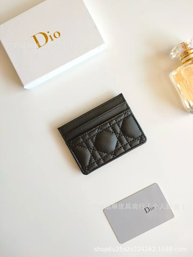 Unbranded Wallets & Card Holders Quilted 5-Slot Holder with Gold-Tone Oval Hardware product detail image 12