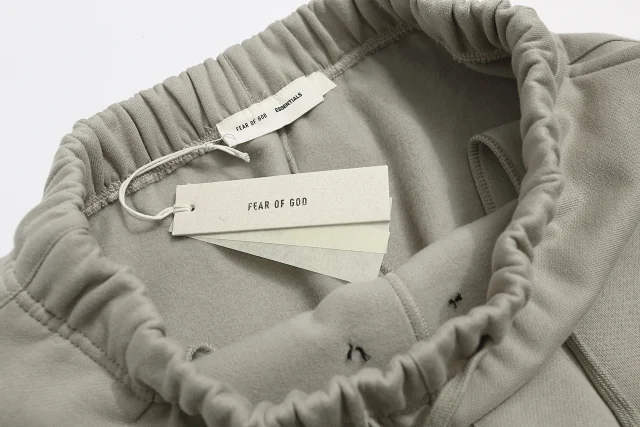 Fear of God Trousers Essentials Logo Sweatpants product detail image 3
