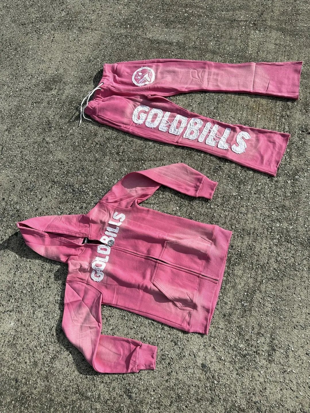 粉红色