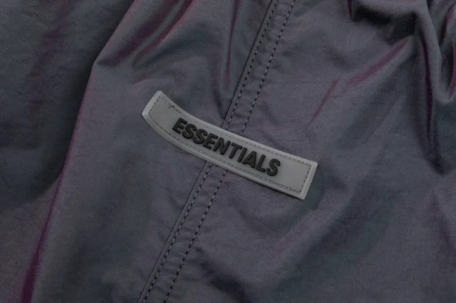 Fear of God Shorts ESSENTIALS drawstring product detail image 5