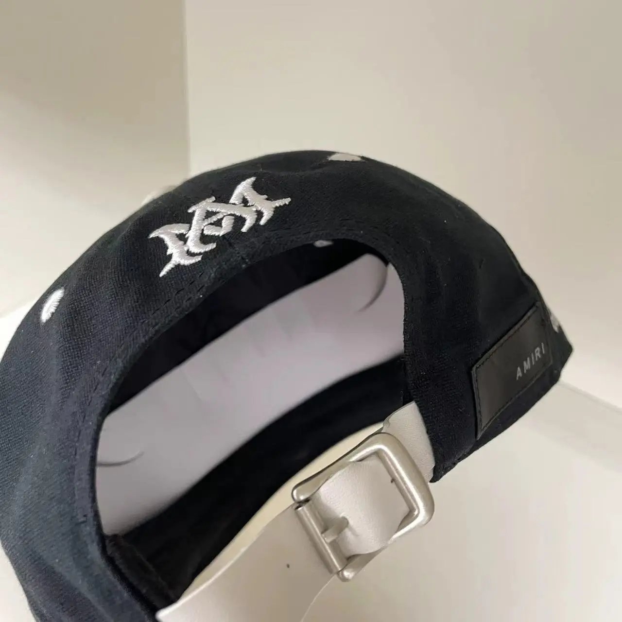 Design Gothic Script Embroidered Two-Tone Baseball Cap - 17