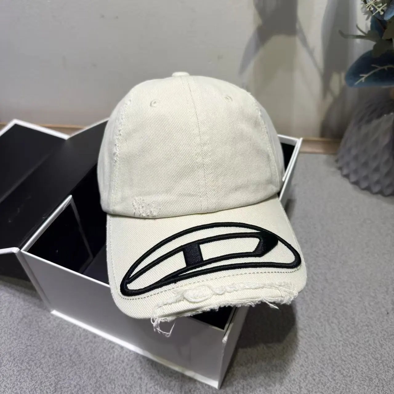 Champion Distressed Logo Baseball Cap Gray - 12