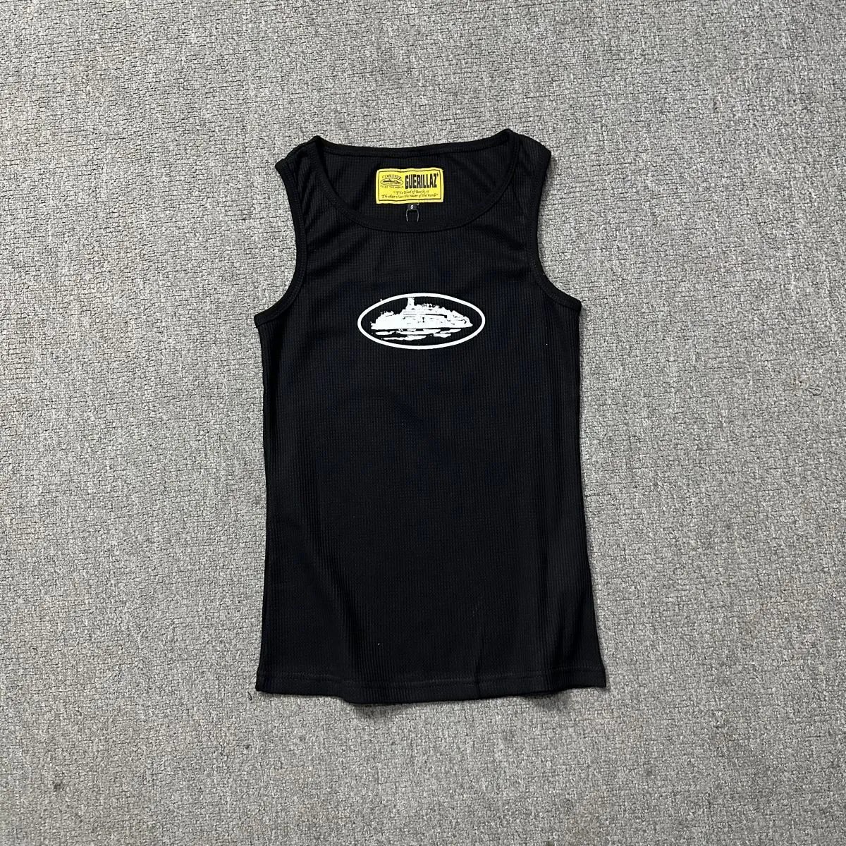 Demon Island Print Tank Top photo 8