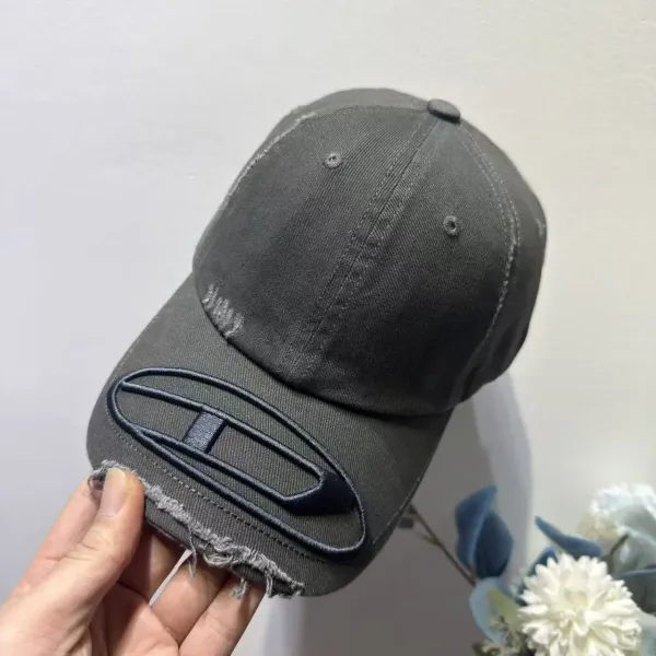 Champion Distressed Logo Baseball Cap Gray - 7