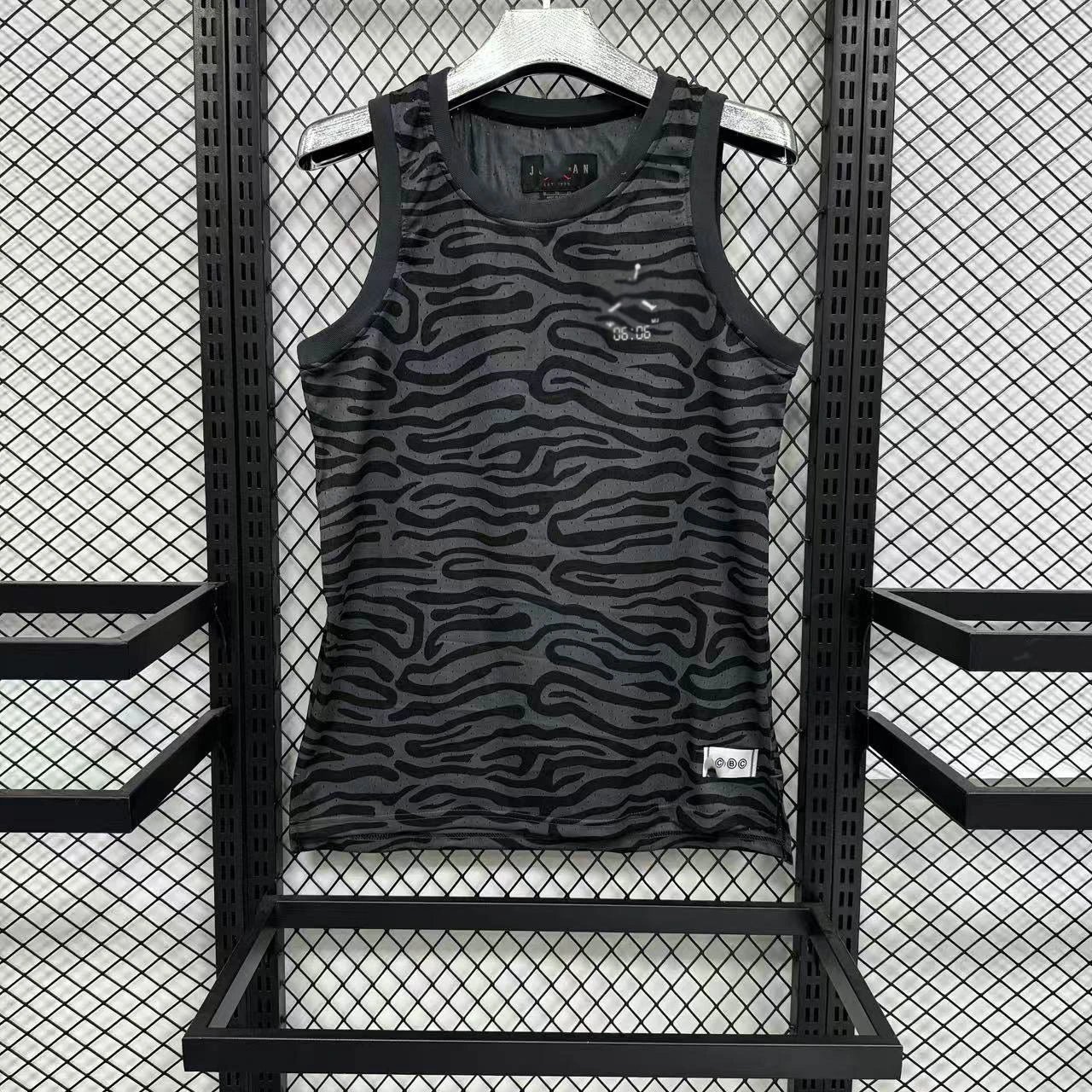 Flying R mesh vest, tiger print, black SKU image